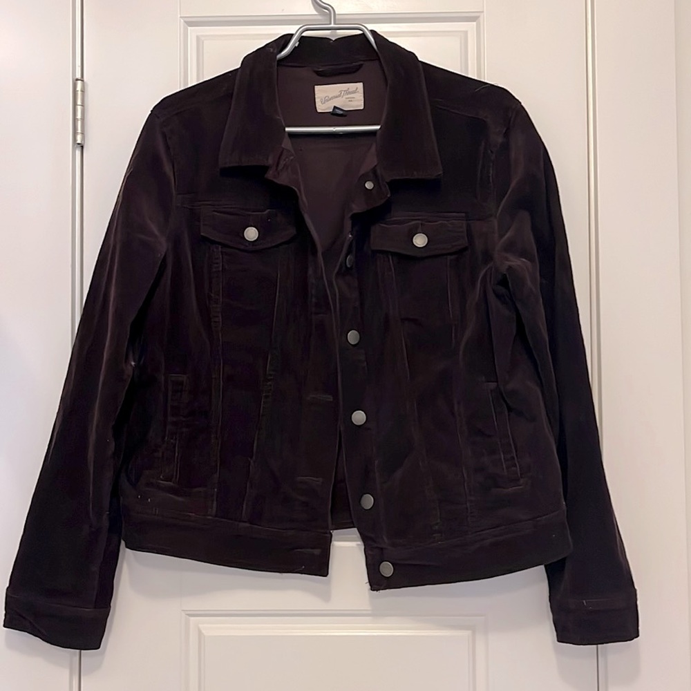 Maroon coloured corduroy jacket in excellent condition. Size large.